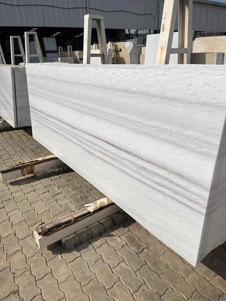 Bề mặt đá marble tự nhiên và khả năng trầy xước