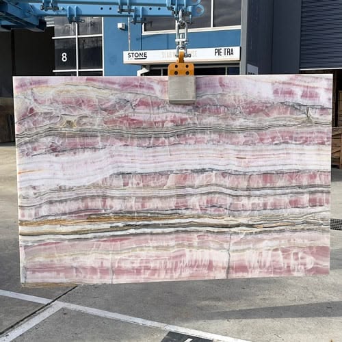 Slab đá Quartzite đa sắc với hệ vân nghệ thuật tự nhiên