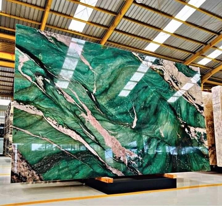 Đá thạch anh tự nhiên Quartzite ứng dụng trong nội thất và bàn bếp